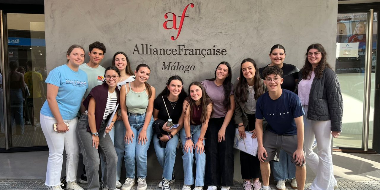 Un grupo de alumnos/as se presentan a los exámenes oficiales de nivel de la Alianza Francesa